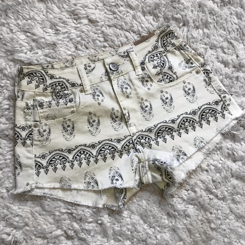 American Eagle Hi-Rise Festival Shortie